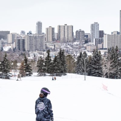 Edmonton’s downtown outdoor recreation destination! Open for skiing, boarding, tubing, hiking & biking! Check out our current Winter Programs  ⛷🏂