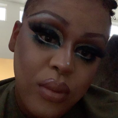 Afro-Puertorriqueña 🇵🇷 ⚫️🟣Non-Binary🟡⚪️ 🌻785 ✈️ 210🌵 Texas Queen w/ Kansas Roots