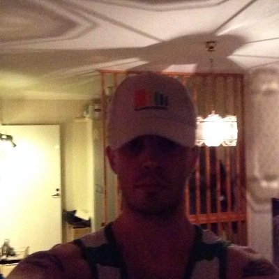 Tommy111186521's profile picture. Svensk 
Kille 
Singel 
Väldigt Snäll 
50 År 

❓❓❓❓