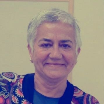 Profesora de historia de instituto jubilada. Activista por los derechos humanos en Derecho a Morir Dignamente (Dmd-cat) y en la ACPEPF