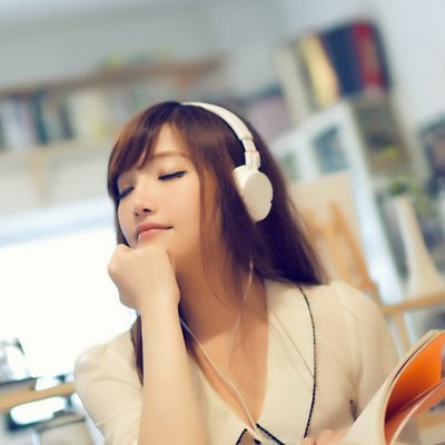 JulieJo202's profile picture. Living peacefully, thinking deeply, and feeling everything.