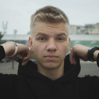 kostenko_iv's profile picture. 🎁 Фрилансер, который шарит в разработке сайтов и инвестициях, а также помогает разобраться в этих сферах другим.