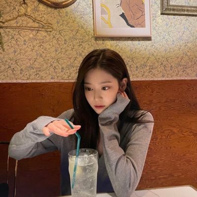 oiocha00's profile picture. 00(01)｜21.4~22.3 성균어학원 1급~5급｜22.8~25.2 건대 문콘(편입)｜TOPIK 6급 🐈🌷