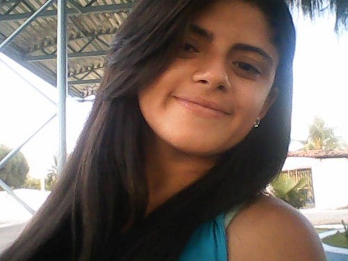 Ahh sou uma pessoa q adora fazeer amizadees simpáticaa , alegree, divertidaa e etc...