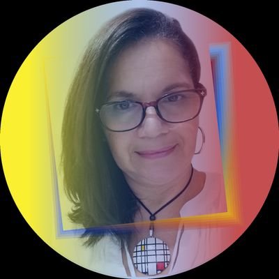 Plástic and digital artist. Perfectionist and detail-oriented. Passionate about color, geometry, op art, and kinetic art.