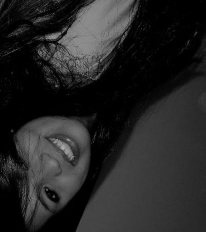 Isabella , 15 , capricorniana , músicas , violão , Bob Marley , reggae , sonhos , preguiçosa , bipolar , chocolate , PAZ , amizade e Deus !
