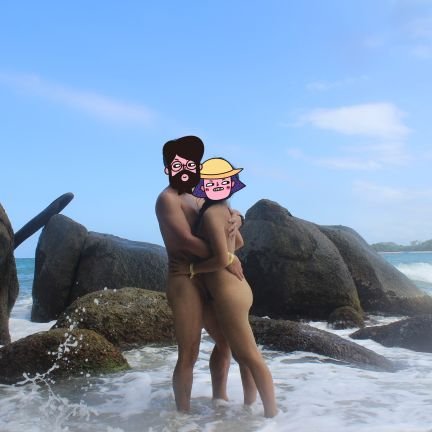 Somos pareja 🍍, interesados en encuentros soft y blizz! Cuenta manejada por los dos. 👩🏻 Bicuriosa amante de los (o)(o), 🧒🏻 Hetero.