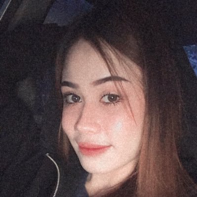 gojezbee's profile picture. Listen to my heart talk. shes broken