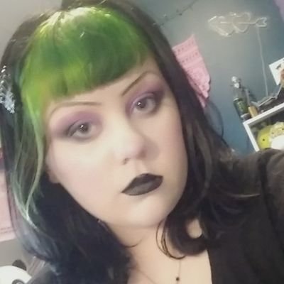 Courtneykins15's profile picture. frick