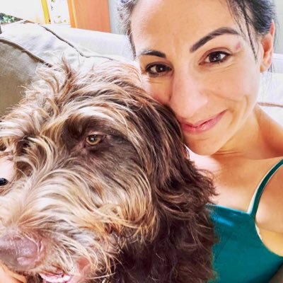 Social Psychologist @SFU studying how we can be kinder and happier. Lover of food, dogs, travel, running, and more food.