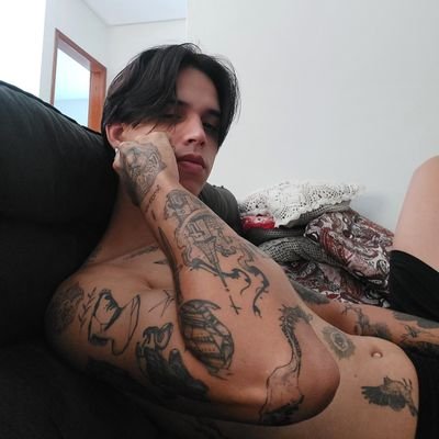 083 • JP/PB • 24y
Tatuador