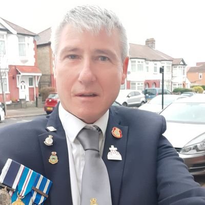 Ex Royal Navy vet, H & S lead French schools, Arsenal FC block 9, good food & wine,travel, London pubs, live music & comedy, circumnavigated world twice!