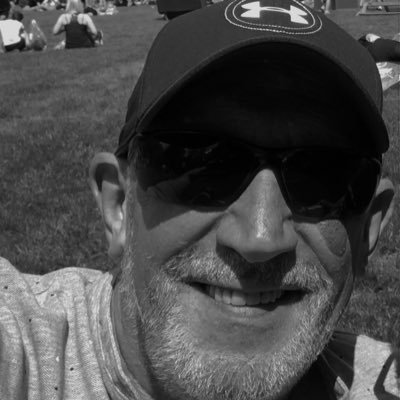 josefcid's profile picture. Te compuse sinfonías enamorando notas sueltas. 🎶