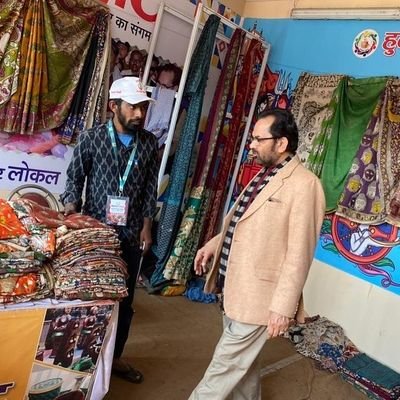 hand-painted Kalamkari artizan from Andhra Pradesh