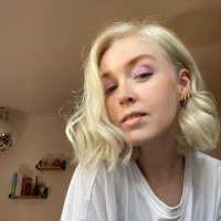 Clare Dove (@claredovewrites) 's Twitter Profile