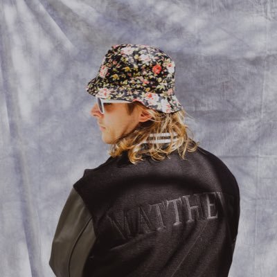 DailyHat's profile picture. Creative director. Hawks season ticket holder. I remember DerMarr Johnson. @StatusPRO