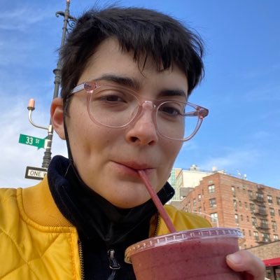New parent home visiting nurse 😌 full spectrum doula and harm reductionist ✨on my days off find me in bed or the couch 😴 she/they 🏳️🌈