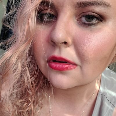 FoxlaFire's profile picture. 💰Financial Domination💰 and 💦 Kink Educator 📝 She/Her ❤💜💙
Wishlist: https://t.co/3RSJxCf66T
Cashapp: $FoxlaFire