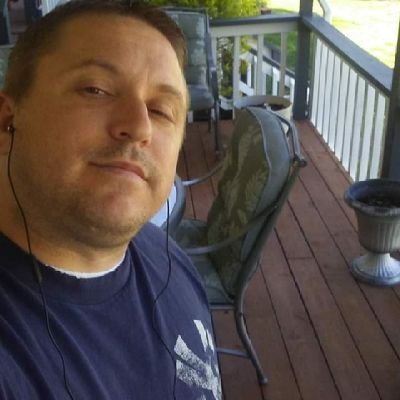 DennisB54445765's profile picture. Souns