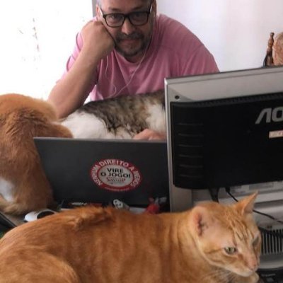 TeofiloLeme's profile picture. TI, quase programador, ciclista e audiófilo. Acho que isso basicamente cobre quem sou.