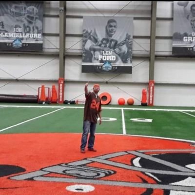 swanks08's profile picture. Proud single Father. Uncle to 6 amazing kids. Go Browns. Go Cavs. Go Tribe.
#THELAND #CLEVELAND #Dawgpound