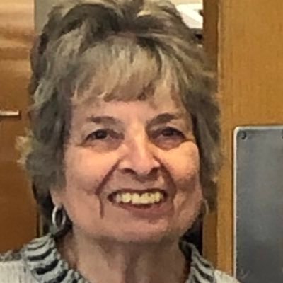 joanholler1's profile picture. I’m short and happy!