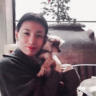 레즈 캐슬 어서 오세요 🏘 | 20, she/her 🏳️🌈 | #김서형 ♡ | also a kim kkomenge worshipping center 🐕❤️ |