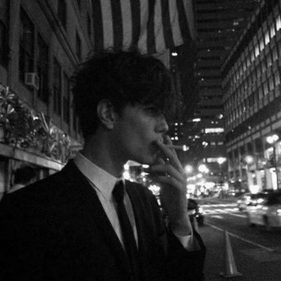 e9n_v's profile picture. 