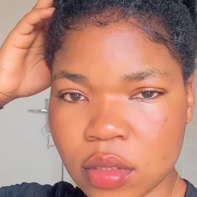 thebomb_zw's profile picture. 👰 Queen of own world 🌃 
🍫 Chclt lover 
🎂19 May
⛔️ Not call me cute 🙅
😋 Im crazy girl 😏
👉 K€€p your attitude in your pocket 👈