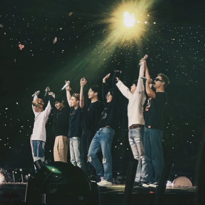 kucha_tsuki's profile picture. バンタンを推していく人。 独り言を呟く。 アパレルが本業。長年の経験をもって「これってどうなの？」って悩みや疑問に出来る範囲で答えていきます。私が良いなと感じたものや、購入したものは楽天ROOMに載せてます→ https://t.co/kXkEBTXByS