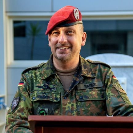 Public AffairsOfficer/Presseoffizier, Kommando Heer, Fallschirmjäger, Γνῶθι σεαυτόν, Land Rover Defender 90, ich vertrete hier meine eigene, private Auffassung