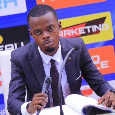Olivier Momavuli est licencié en Réseaux informatique💻 , Analyste politique, Businessman.