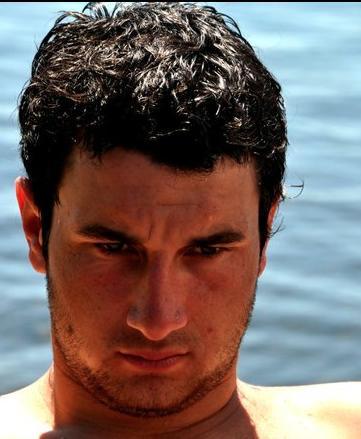 unghiatti's profile picture. Ex-alumno del colegio SS.CC. Manquehue, Estudiante de Ingeneria Comercial en la Universidad de Chile.