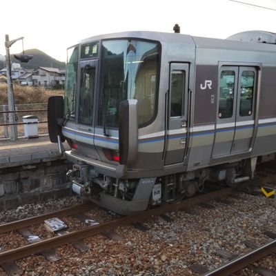 電車と音楽と車が好きな人です