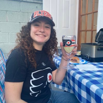 gutielicious's profile picture. drinkin champagne on the airplane