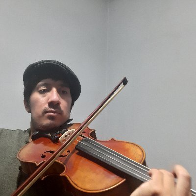 Licenciado en educación musical. Arreglista, guitarrista y violista.
Amante de los juegos de pelea, el anime y la música orquestal en general.