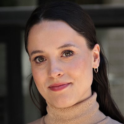 PhD Candidate @UvA_Amsterdam || Studying restrictive border policies within the EU @ArtesUva and @DIAmsterdam 🇪🇺 #FirstGenAcademic