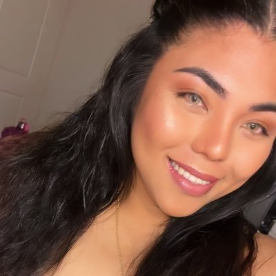 LOVESHANNiMOO's profile picture. life is like a carousel, it never stops turning🎪