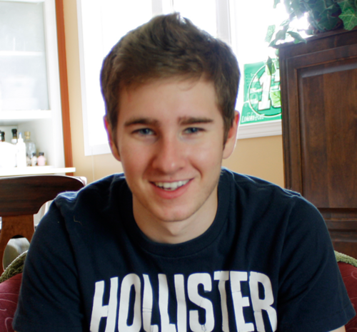 Canadian Starcraft 2 player, commentator and fan. Zerg player and captain of the UofR CSL team. puttputt.679
