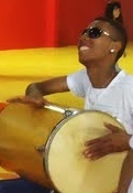 Pagode futebol e batucada, tamu junto na quebrada agente é isso ae ♫