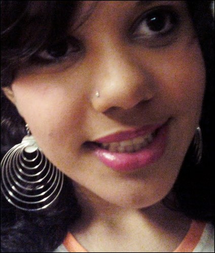 Ariana.15 anos...gosto de curtir , zuar.dançar e o melhor de tudo viver a vida intensamente ;
;)