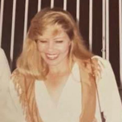 ELISACintronFi5's profile picture. 