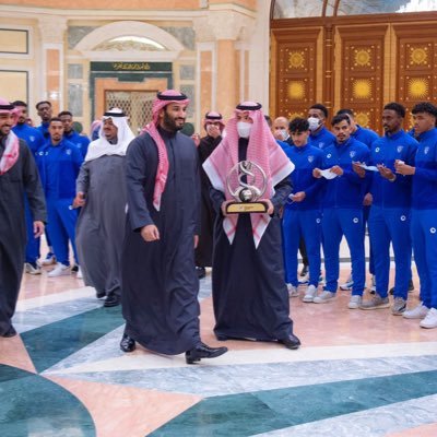 سقى الله الهلال بحوراً من الفخر لا تنضب وأذل خصومه دهوراً من الأسى لا تنقطع