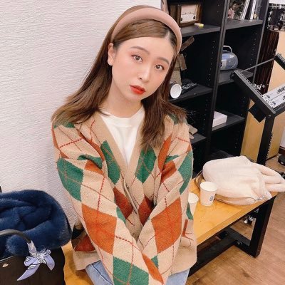 audrey890221's profile picture. Sorrow is hushed into peace in my heart like the evening among the silent trees 🙎🏻‍♀️