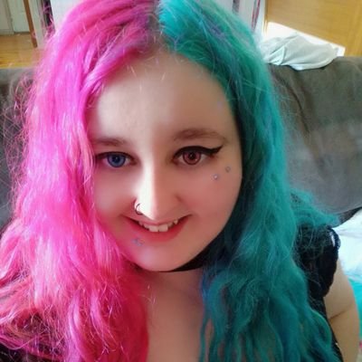 Hi, I'm Cheye (she/her)! I'm a variety streamer from Australia! I'm a cat mama to 6, and identify as neptunic romantic & bisexual! @Vashaaaaaaa's little goblin!