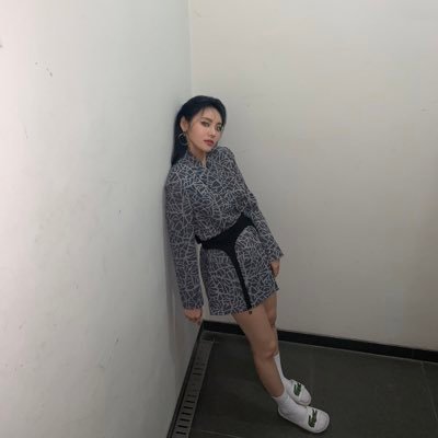 girl in the white blazer dummy fine! . she/her minor! black.15
