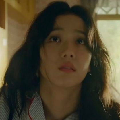 Kim Jisoo is the standard, but y'all so coward to admit it