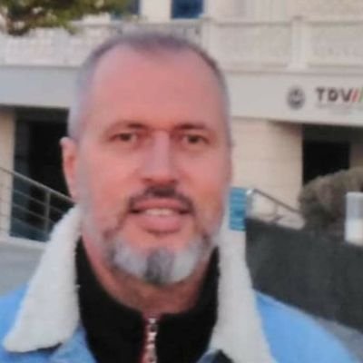 Hakka kul olanlar kul'a kul olmaz,
Kulluğa erenler yollarda kalmaz...Ekonomik Ekonomist🙃😂
