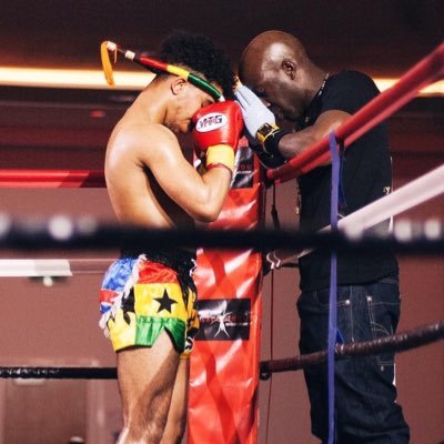 Owner & head trainer of Blacksmith Muay Thai. Diehard Gooner !! Arsenal forever BBBRRRAAAAAPPPPP 👏🏿👊🏿⚽️