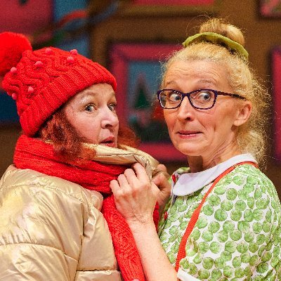 Playful, interactive, clown theatre for children and young people from Fiona Ferrier (Kinross) and Rachel Colles (Edinburgh)
